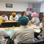 Punjab News: डॉ. निज्जर ने विकास कामों संबंधी विचार-विमर्श करने के लिए नगर सुधार ट्रस्टों के चेयरमैनों के साथ की मीटिंग