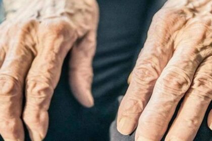 एक बेटा अधिकारी, दूसरा पंजाब का बड़ा नेता, पोती भी PCS अफसर, फिर भी लावारिस थी बुजुर्ग, सिर में पड़ चुके थे कीड़े