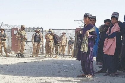 Pakistan-Afghanistan Clash: पाकिस्तान और अफगानिस्तान के बीच बॉर्डर पर सुरक्षा बलों के बीच गोलीबारी