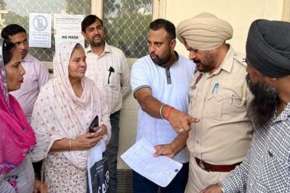 जालंधर: BJP के पूर्व मेयर और दो जिला प्रधानों ने नेताओं के साथ घेरा पासपोर्ट दफ्तर, जाने वजह