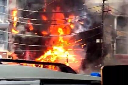 Fire News: शहर के फेमस होटल में लगी भीषण आग, दो लोगों की मौत, कई झुलसे