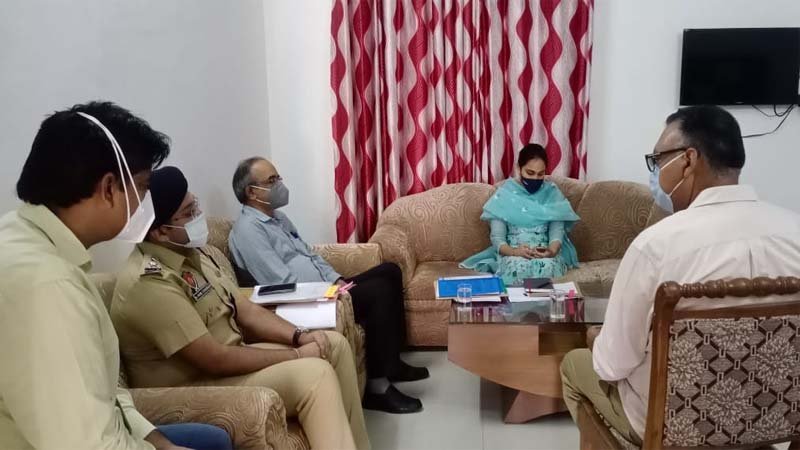 सांसद मनीष तिवारी ने रूपनगर के अधिकारियों के साथ कोरोना को लेकर की समीक्षा बैठक