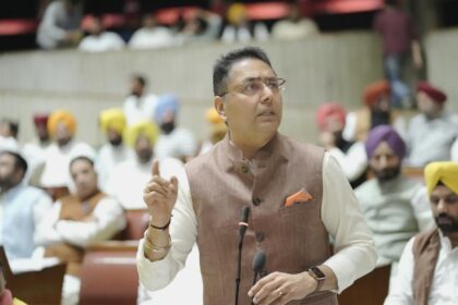 Punjab News: पंजाब में आर्थिक रूप से कमज़ोर वर्गों के लिए बनाए जाएंगे 25000 मकान: अमन अरोड़ा