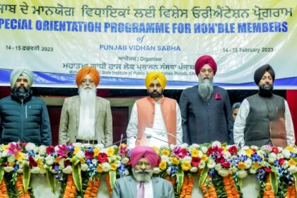 Punjab News: राज्य के हितों की रक्षा के लिए सभी पार्टियों को अपने मत-भेद भुलाने का किया आह्वान