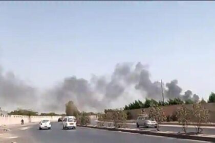 कराची में बड़ा हादसा, पाकिस्तान इंटरनेशनल एयरलाइंस की फ्लाइट क्रैश, 107 लोग थे सवार