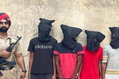 Punjab News: पंजाब में चार शार्प शूटर गिरफ्तार, भारी मात्रा में हथियार भी बरामद