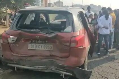 प्रियंका गांधी के काफिले के साथ बड़ा हादसा, कई गाड़ियां आपस में टकराईं