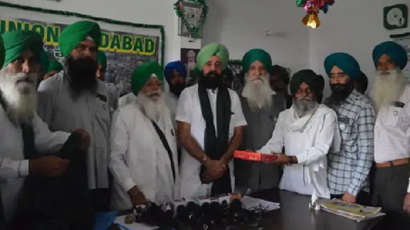 Punjab News: पंजाब के किसानों का ऐलान, 300 से ज्यादा ट्रॉलियां ले जाकर चंडीगढ़ में करेंगे प्रदर्शन