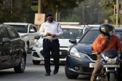 Punjab News: पंजाब में AAP विधायक ने ट्रैफिक पुलिस से की बदतमीजी: निकाली गालियां, देखें वीडियो