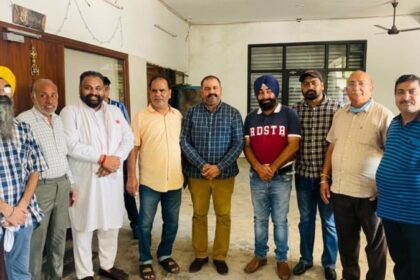 जिला प्रधान अनूप सरीन की अगुवाई में डिपो होल्डर्स ने MLA सुशील रिंकू से की मुलाकात, बताई अपनी समस्याएं