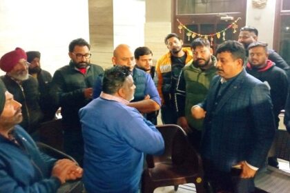 Jalandhar News: विधायक रमन अरोड़ा से मिले दकोहा के बाबा बुड्ढा जी एनक्लेव के लोग