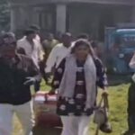 Viral Video: पिता की अनोखी पहल, ससुराल वालों से प्रताड़ित बेटी को बैंड-बाजे के साथ घर लाया वापस