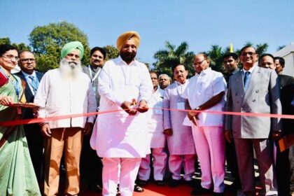 गन्ने की बिजाई और कटाई के लिए आधुनिक मशीनरी समय की बड़ी ज़रूरत : सुखजिन्दर रंधावा