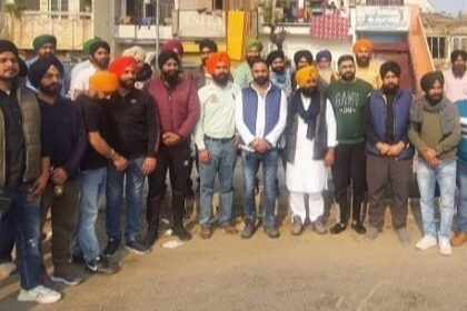 शिवसेना बाला साहिब ठाकरे पंजाब स्पोर्ट्स सेल के प्रधान कपिल वर्मा की अगुवाई में हाईवे पर प्रदर्शन