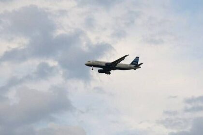 Spain News: आपस में टकराए दो विमान, हवा में ही मर गए चार लोग