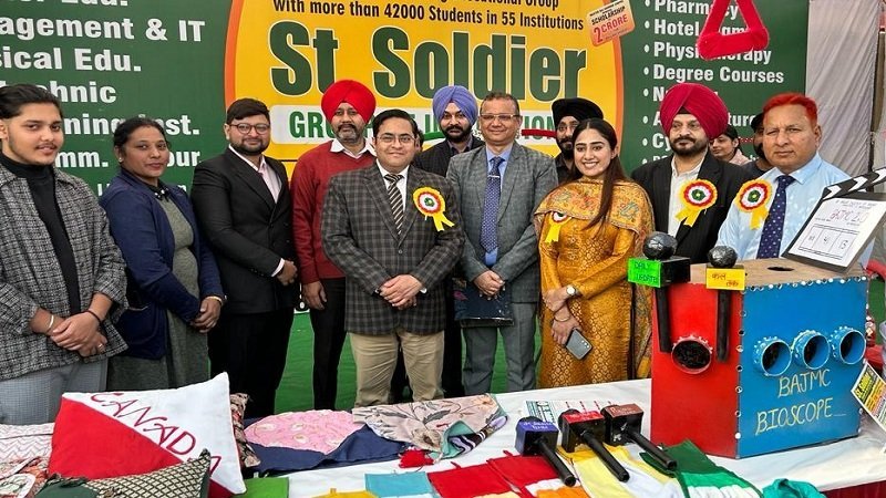 St Soldier News: स्पार्क मेला 2023 में सेंट सोल्जर टीम ने दी छात्रों को शिक्षा की जानकारी