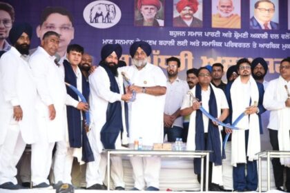 बसपा की ‘अनख जगाओ’ रैली में जमकर गरजे बादल, कहा - गरीब, किसान और मजदूर करेंगे भ्रष्ट सरकार का सफाया 