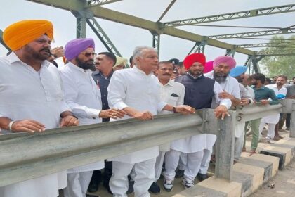 Punjab News: लोगों को राहत और राशन की जरूरत है, फोटो शूट की नहीं: जाखड़