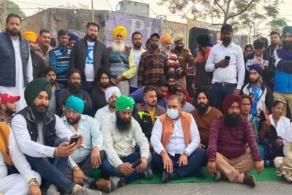 भारत बंद को जालंधर में भरपूर सर्मथन, लोगों के साथ धरने पर बैठे MLA रिंकू, कहा - मोदी हैं किसान विरोधी