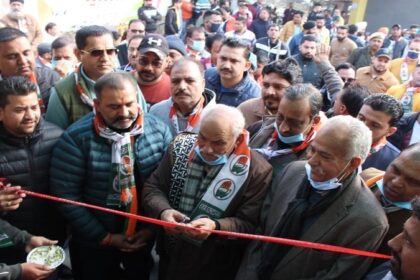 जालंधर वेस्ट हलका: कांग्रेस के प्रत्याशी और MLA सुशील रिंकू ने 120 फुटी रोड पर खोला मुख्य चुनाव दफ्तर, पार्टी के बुजुर्ग नेताओं से करवाया उद्घाटन, मिला जीत का आशीर्वाद