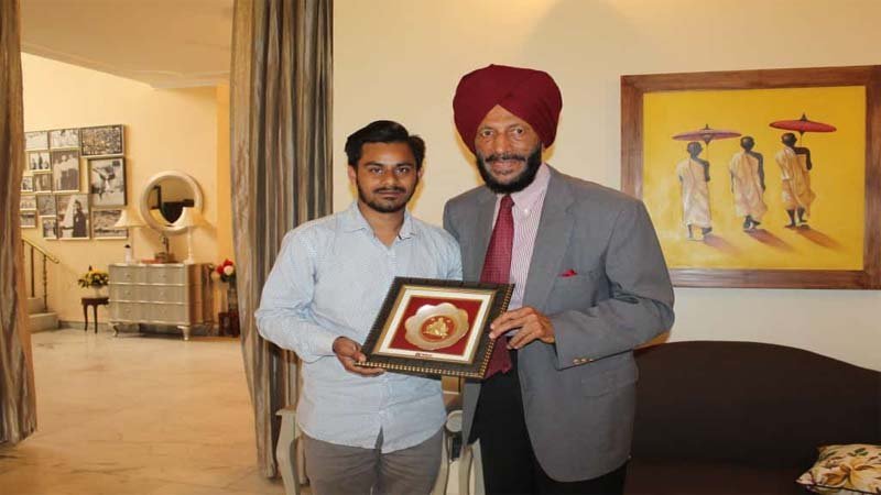 जालंधर के सुशील तिवारी को पोते जैसा प्यार करते थे मिल्खा सिंह