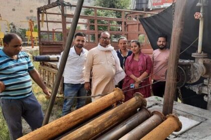 जालंधर: MLA रमन अरोड़ा की सख्ती के बाद वार्ड-16 में ट्यूबवेल किया गया दुरुस्त, 3 दिन तक घर-घर पानी पहुंचाते रहे दीनानाथ प्रधान, लोगों ने किया धन्यवाद