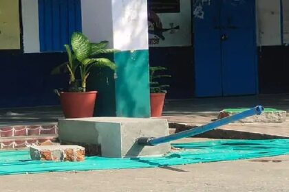 Accident News: स्कूल में जन्माष्टमी के कार्यक्रम के दौरान बड़ा हादसा, छात्राओं पर गिरा लोहे का पोल, 2 की मौत