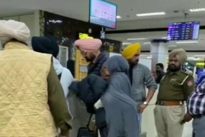 Sidhu Moose Wala: सिद्धू मूसेवाला के माता-पिता हुए U.K के लिए रवाना