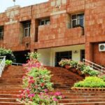 University Rules: इस यूनिवर्सिटी में प्रदर्शन करने पर लगेगा 20 हजार रुपए जुर्माना