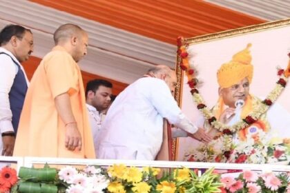 UP News: बाबू जी ने रामभक्तों पर गोली चलवाने की जगह मुख्यमंत्री पद को त्याग करना चुना : अमित शाह