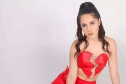 Urfi Javed Video: इस बार उर्फी जावेद ने हैंडबैग से बनाई ड्रेस, लोगों ने जमकर की तारीफ, देखें वीडियो