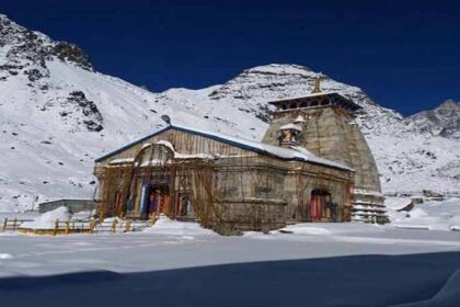 बर्फबारी के बाद नैनीताल में उमड़ा सैलानियों का सैलाब, उत्तराखंड की सड़कों पर गाडि़यों का काफिला