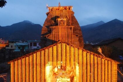 Gopeshwar Temple: उत्तराखंड का ऐतिहासिक गोपेश्वर मंदिर एक तरफ झुका, कई जगह आई दरारें