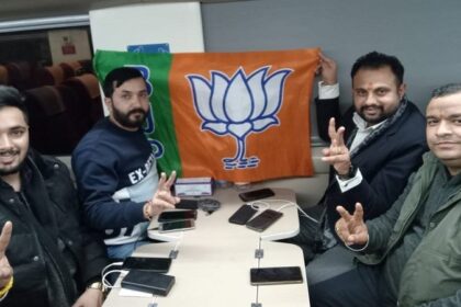 Jalandhar News: भाजपाईओ ने जालंधर कैंट स्टेशन पर वन्देभारत एक्सप्रेस का जोरदार स्वागत किया