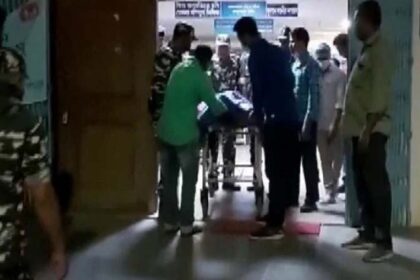 बंगाल में बवाल: मतदान के दौरान चले बम, फायरिंग, 2 सुरक्षाकर्मी घायल, भगदड़ मची