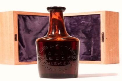 शौक: एक करोड़ रुपये में बिकी व्हिस्की की एक बोतल, आखिर क्या है इस व्हिस्की के बोतल का राज, पढ़ें