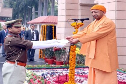 UP News: मुख्यमंत्री योगी आदित्यनाथ ने 74वें गणतंत्र दिवस पर अपने सरकारी आवास पर किया ध्वजारोहण