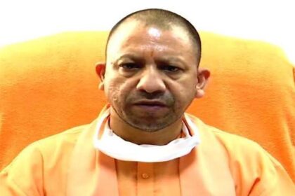 लॉकडाउन का सख्ती से पालन कर कोरोना संक्रमण की प्रत्येक चेन को तोड़ना है: मुख्यमंत्री