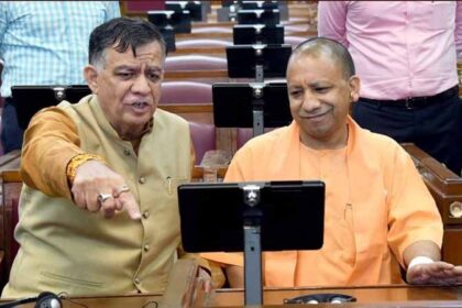 देश की पहली ई-विधानसभा बना उत्तर प्रदेश, पेपरलेस होगी कार्यवाही, सदन की हर सीट पर लगा टैबलेट