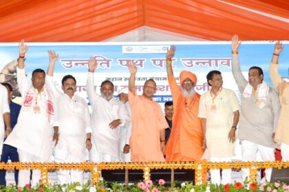 Yogi Adityanath: भारत को वैश्विक मानचित्र पर नया सम्मान दिलाने की नई कामना का नाम है 'वैक्सीन वार': सीएम योगी