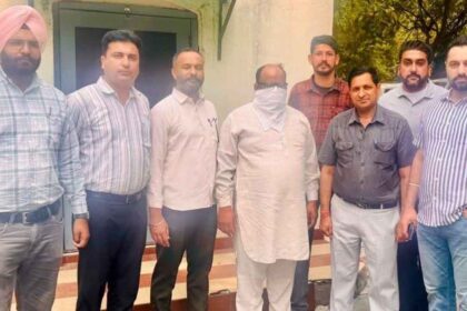 DEO office clerk caught red handed taking bribe