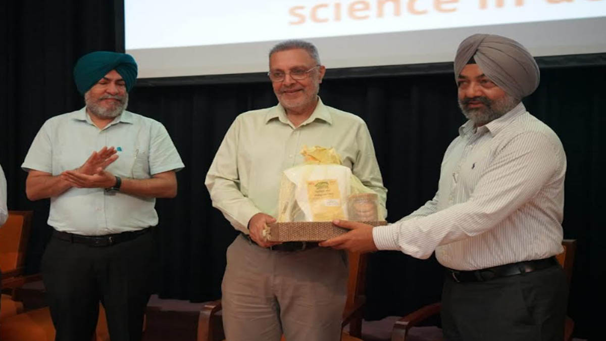 Punjab News: विश्व खाद्य सुरक्षा दिवस समारोह में पंजाब के स्वास्थ्य मंत्री ने प्राकृतिक खाद्य अभ्यास अपनाने पर दिया ज़ोर