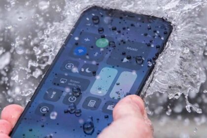 How to protect your phone during rainy weather