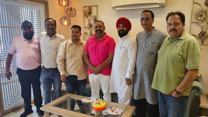 पूर्व सांसद सुशील रिंकू को जन्मदिन पर राजेश अग्निहोत्री और उनकी टीम ने दी बधाई