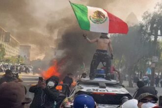 US Immigration Protest Violence Photos News