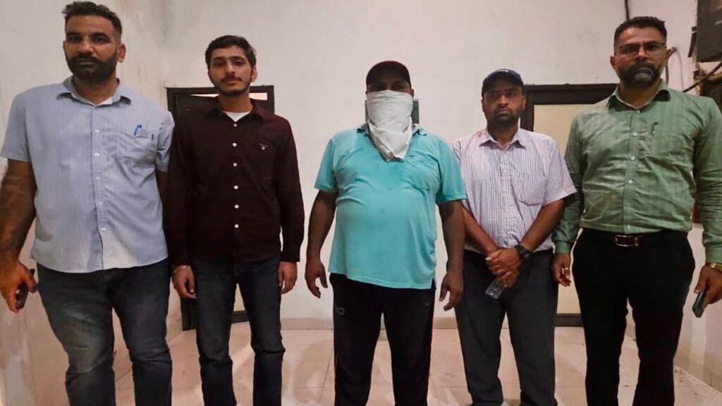 Punjab News: विजिलेंस का एक्शन, रिश्वत लेता इंस्पेक्टर काबू