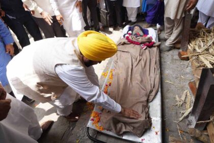 CM Mann Gave Last Farewell to Marathon Runner Fauja Singh