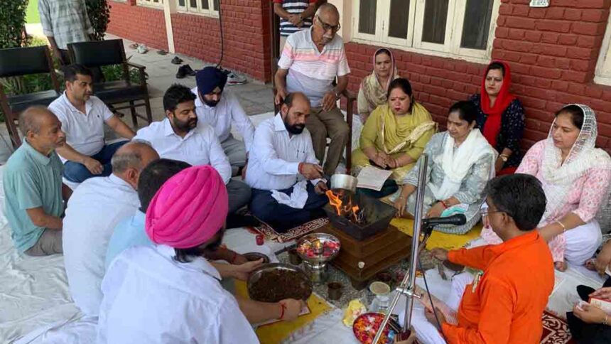 DAV Shatabdi College organized the Annual Havan