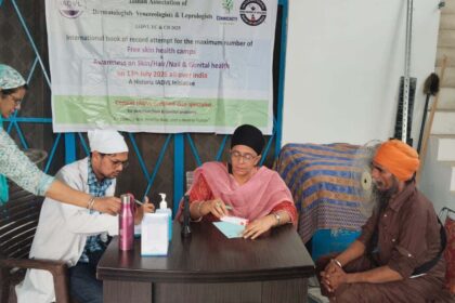 Dr. Sukhjot Kaur consulting patients at the camp