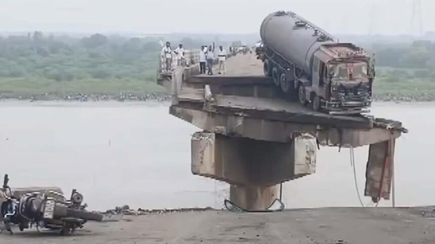 Gujarat Bridge Collapsed